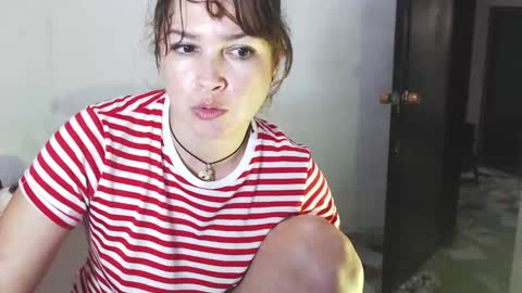 Snapshot of sexwwoman chatting on 6, 11, 2025 CHIARA online show from 6, 11, 2025