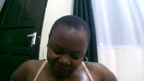 Snapshot of sexxi_ebony chatting on 22, 10, 2025 sexxi_ebony online show from 22, 10, 2025