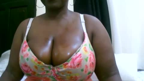 Snapshot of sexxi_ebony chatting on 24, 10, 2025 sexxi_ebony online show from 24, 10, 2025