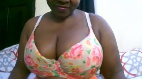 Snapshot of sexxi_ebony chatting on 29, 10, 2025 sexxi_ebony online show from 29, 10, 2025
