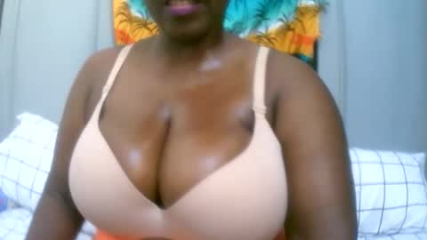Snapshot of sexxi_ebony chatting on 2, 11, 2025 sexxi_ebony online show from 2, 11, 2025