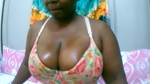 Snapshot of sexxi_ebony chatting on 10, 11, 2025 sexxi_ebony online show from 10, 11, 2025