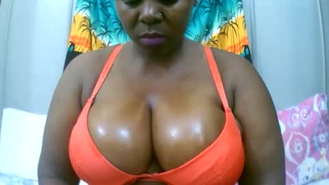 Snapshot of sexxi_ebony chatting on 18, 11, 2025 sexxi_ebony online show from 18, 11, 2025