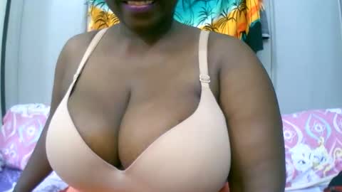 Snapshot of sexxi_ebony chatting on 20, 11, 2025 sexxi_ebony online show from 20, 11, 2025