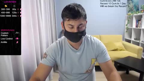 Snapshot of sexxxdickbig chatting on 22, 10, 2025 Tommy online show from 22, 10, 2025