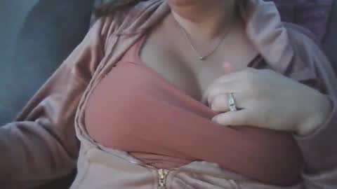 Snapshot of sexxxycougarmama chatting on 4, 12, 2025 Sexy Mama online show from 4, 12, 2025