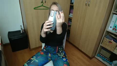 Snapshot of sexxxycrystali chatting on 29, 10, 2025 sexxxycrystali online show from 29, 10, 2025