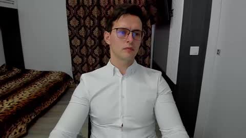 Sexxymuscles4U online show from 10, 3, 2025