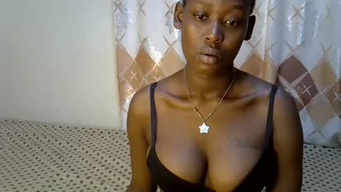 Snapshot of sexxyvee224 chatting on 12, 11, 2025 sexxyvee224 online show from 12, 11, 2025