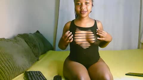 Snapshot of sexy_ariana_2 chatting on 15, 10, 2025 Ariana online show from 15, 10, 2025