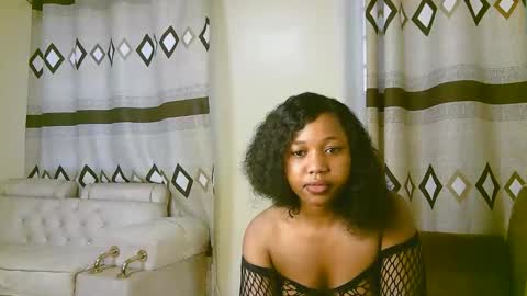 Snapshot of sexy_ariana_2 chatting on 21, 11, 2025 Ariana online show from 21, 11, 2025