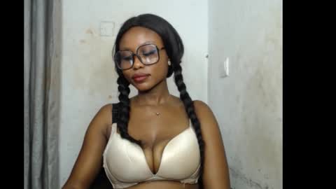 Snapshot of sexy_badgirl2 chatting on 26, 11, 2025 Sexy blackgirl2 online show from 26, 11, 2025