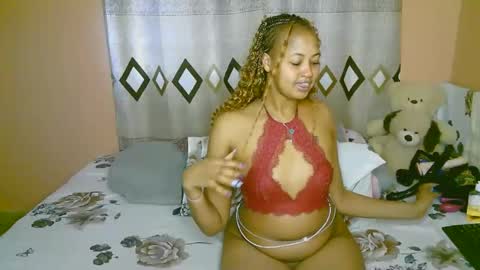 Snapshot of sexy_bluegirl chatting on 15, 10, 2025 sexy_bluegirl online show from 15, 10, 2025