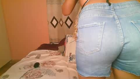 Snapshot of sexy_bluegirl chatting on 17, 11, 2025 sexy_bluegirl online show from 17, 11, 2025