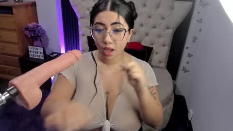 Snapshot of sexy_cristall chatting on 20, 10, 2025 C R I S T A L online show from 20, 10, 2025