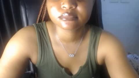 Snapshot of sexy_dick_drainer chatting on 14, 11, 2025 TAISHA online show from 14, 11, 2025