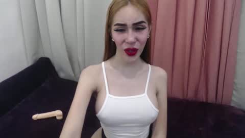 sexy_emily92 online show from 28, 1, 2025