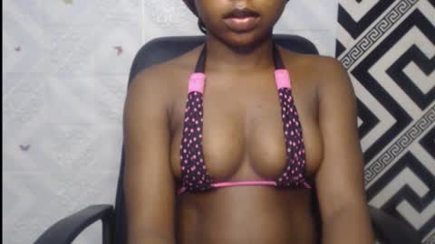 Snapshot of sexy_floral chatting on 2, 10, 2025 Angela online show from 2, 10, 2025