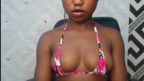 Snapshot of sexy_floral chatting on 4, 10, 2025 Angela online show from 4, 10, 2025