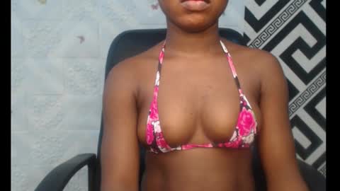 Snapshot of sexy_floral chatting on 15, 10, 2025 Angela online show from 15, 10, 2025