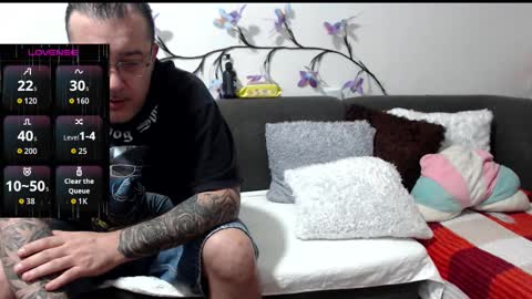 Snapshot of sexy_ginuin_couple chatting on 24, 3, 2026 Sexy Ginuin Couple online show from 24, 3, 2026