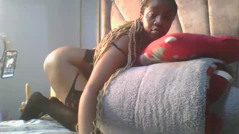 Snapshot of sexy_glo chatting on 5, 11, 2025 sexy_glo online show from 5, 11, 2025