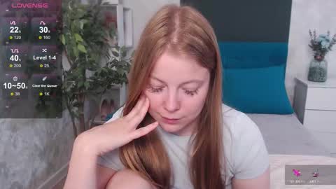 Snapshot of sexy_jenny18 chatting on 23, 9, 2025 Jennifer online show from 23, 9, 2025