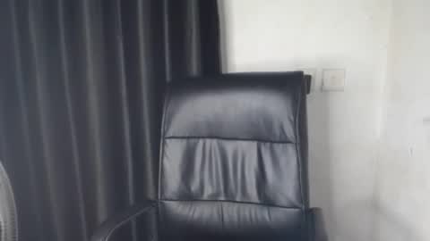 Snapshot of sexy_juicypussy0 chatting on 10, 10, 2025 Jasmine online show from 10, 10, 2025