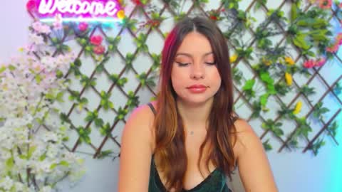 Snapshot of sexy_lily20 chatting on 18, 11, 2025 Lily online show from 18, 11, 2025