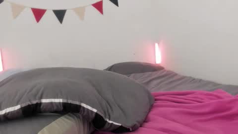 Snapshot of sexy_misses19 chatting on 9, 10, 2025 Ellie Mia online show from 9, 10, 2025