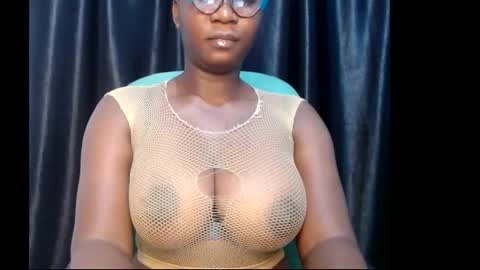 Snapshot of sexy_pearl12 chatting on 23, 2, 2025 zoe online show from 23, 2, 2025