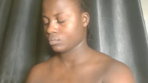 Snapshot of sexy_petitqueen chatting on 18, 3, 2026 sexy_petitqueen online show from 18, 3, 2026