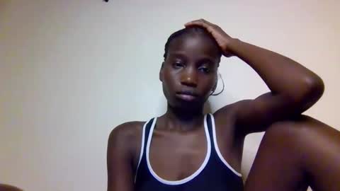 sexy_petittie online show from 13, 10, 2025