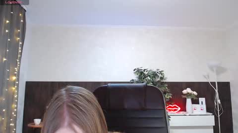 Annie - Your Dream Girl online show from 7, 3, 2025