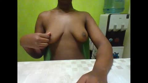 Snapshot of sexy_siren_ chatting on 5, 10, 2025 Valentine online show from 5, 10, 2025