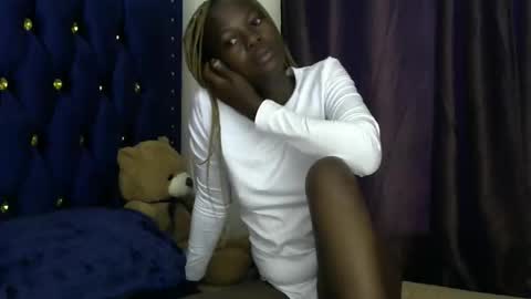 Sexybilha483 online show from 23, 11, 2025