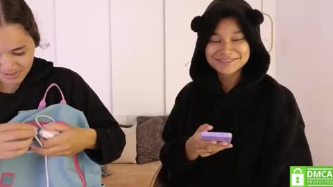 Snapshot of sexychanell_18 chatting on 31, 10, 2025 chanell and yina online show from 31, 10, 2025