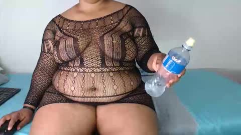 Snapshot of sexychill2000 chatting on 21, 11, 2025 SEXYCHILL online show from 21, 11, 2025