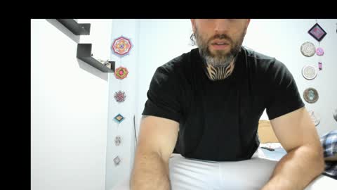 Antonioylola online show from 5, 1, 2025