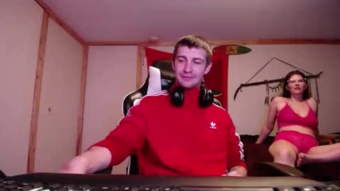 Snapshot of sexycoloradolovers chatting on 18, 11, 2025 Austin and Megan online show from 18, 11, 2025