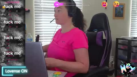 Snapshot of sexydistraction1 chatting on 11, 3, 2025 SexyDistraction online show from 11, 3, 2025