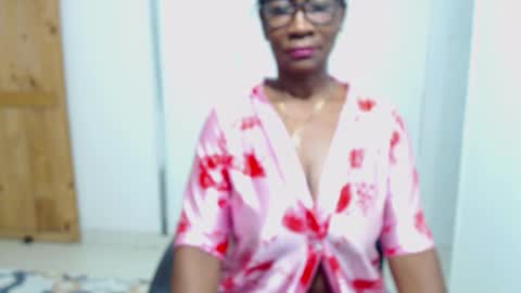 sexyhanny4u online show from 30, 11, 2025