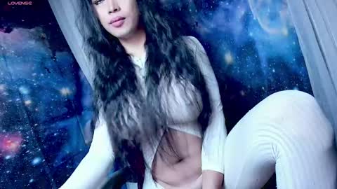 April online show from 28, 10, 2025