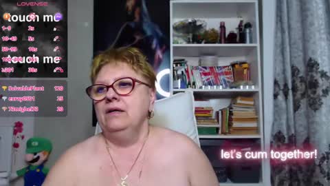Snapshot of sexylynette4u chatting on 5, 1, 2025 sexylynette4u online show from 5, 1, 2025