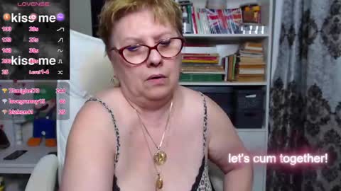 Snapshot of sexylynette4u chatting on 27, 1, 2025 sexylynette4u online show from 27, 1, 2025