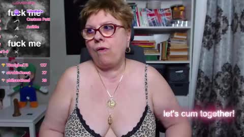 Snapshot of sexylynette4u chatting on 2, 3, 2025 sexylynette4u online show from 2, 3, 2025