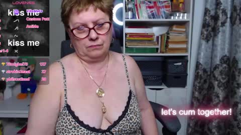 Snapshot of sexylynette4u chatting on 2, 3, 2025 sexylynette4u online show from 2, 3, 2025