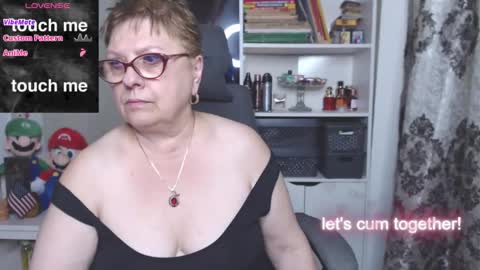 Snapshot of sexylynette4u chatting on 20, 10, 2025 sexylynette4u online show from 20, 10, 2025