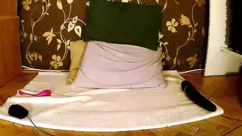 Squirty Maya Gold online show from 14, 9, 2025