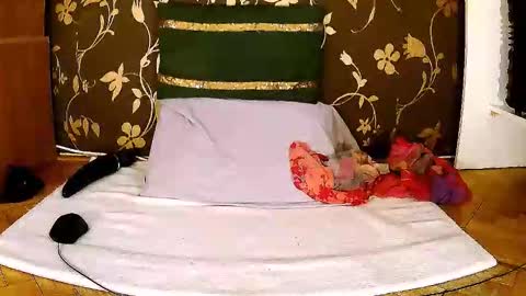 Squirty Maya Gold online show from 17, 9, 2025